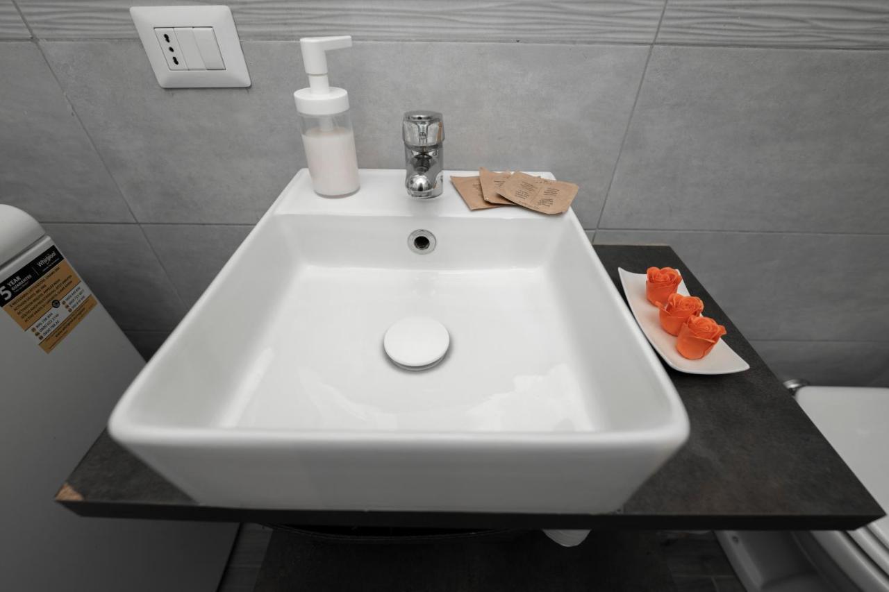 נאפולי Donna Chiara Holiday House - Toledo מראה חיצוני תמונה